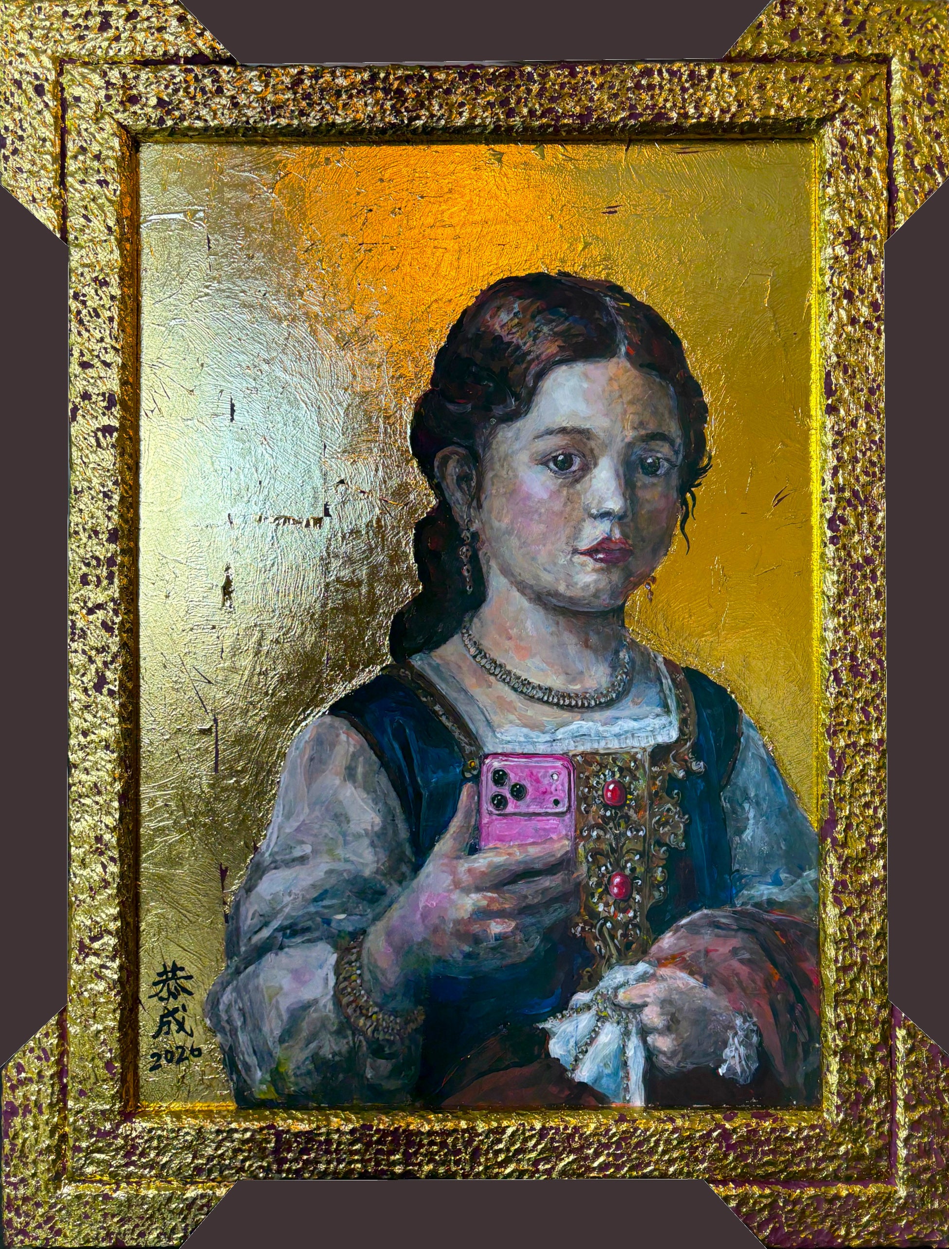 Rosa Smartphone und zwei rote Rubine